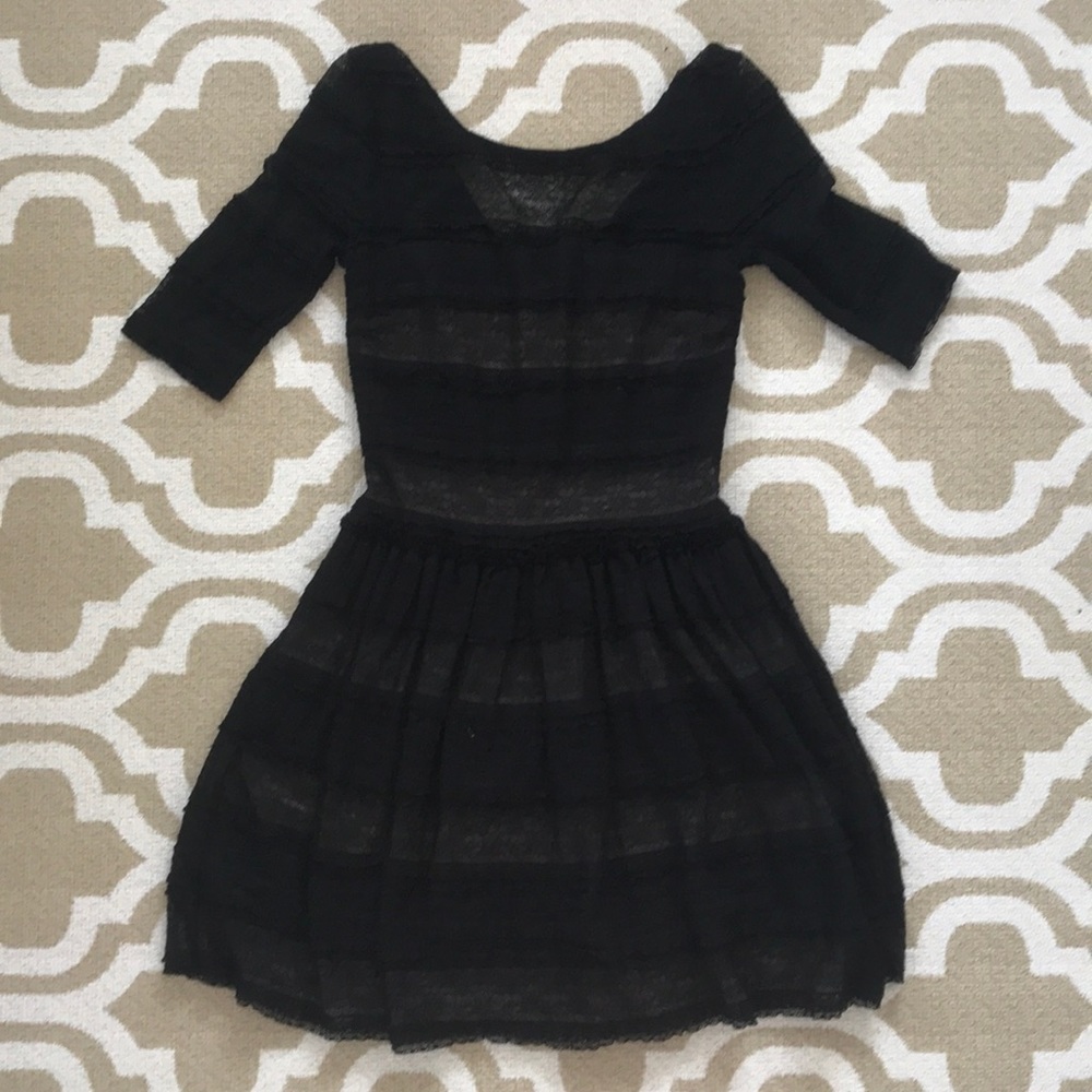 Women’s XS BCBG Maxazaria Loue Lace, pocket dress